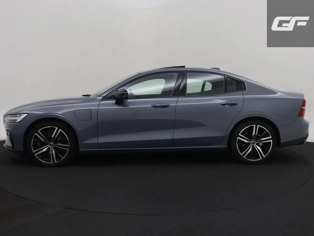 Volvo S60 2.0 T8 Recharge AWD R-Design Pano H/K HUD 360° ACC Carplay