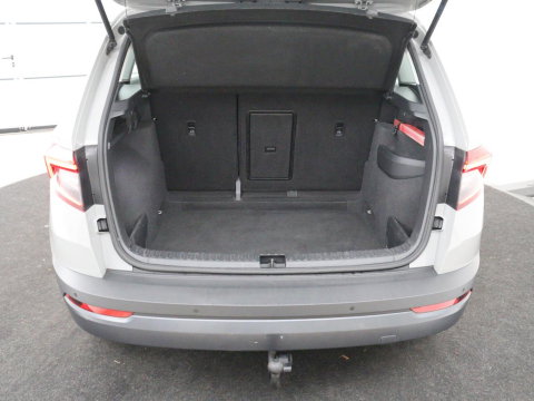 Škoda Karoq 1.5 TSI ACT Business Edition | Stoelverwarming | Navigatie | Carplay | Sfeerverlichting | Climate control | Park assist | Trekhaak
