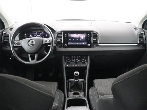Škoda Karoq 1.5 TSI ACT Business Edition | Stoelverwarming | Navigatie | Carplay | Sfeerverlichting | Climate control | Park assist | Trekhaak