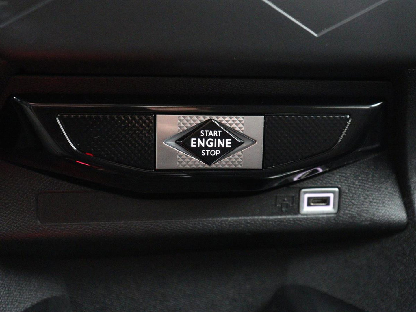 DS DS 3 E-Tense Performance Line 54 kWh