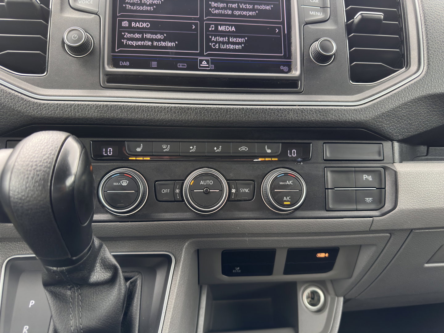 MAN eTGE Basis 36 kWh L3 H3 (2-FASE) {Soh-88%} Aut. *HEATPUMP | NAVI-FULLMAP | AIRCO | CRUISE | 3-PERS | CAMERA | HEATED-ERGO-SEATS | PDC | DAB | WIFI | FULL-LED | CCS-FASTLOADER*