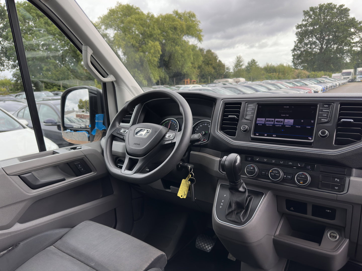 MAN eTGE Basis 36 kWh L3 H3 (2-FASE) {Soh-88%} Aut. *HEATPUMP | NAVI-FULLMAP | AIRCO | CRUISE | 3-PERS | CAMERA | HEATED-ERGO-SEATS | PDC | DAB | WIFI | FULL-LED | CCS-FASTLOADER*