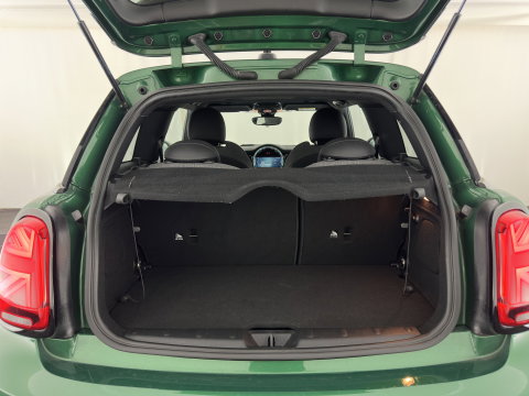 MINI 3-deurs 1.5 One Business Edition (INCL.BTW) Aut. *LEATHER-FABRIC | FULL-LED | NAVI-FULLMAP | SPORT-SEATS | AMBIENT-LIGHT | DIGI-COCKPIT | PRIVACY-GLASS | DAB+ | ECC | PDC | CRUISE | 16''ALU*