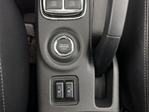 Mitsubishi Outlander 2.0 PHEV instyle Aut. *PANO | LEATHER | XENON | NAVI-FULLMAP | KEYLESS | CAMERA | HEATED-COMFORTSEATS | ECC | SHIFTPADDELS | PDC | CRUISE | DAB | PRIVACY-GLASS | ROCKFORD-AUDIO | LANE-ASSIST | TOWBAR | 18"ALU