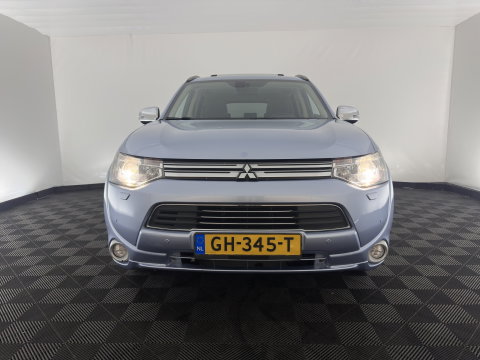 Mitsubishi Outlander 2.0 PHEV instyle Aut. *PANO | LEATHER | XENON | NAVI-FULLMAP | KEYLESS | CAMERA | HEATED-COMFORTSEATS | ECC | SHIFTPADDELS | PDC | CRUISE | DAB | PRIVACY-GLASS | ROCKFORD-AUDIO | LANE-ASSIST | TOWBAR | 18"ALU