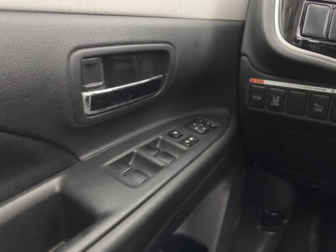Mitsubishi Outlander 2.0 PHEV instyle Aut. *PANO | LEATHER | XENON | NAVI-FULLMAP | KEYLESS | CAMERA | HEATED-COMFORTSEATS | ECC | SHIFTPADDELS | PDC | CRUISE | DAB | PRIVACY-GLASS | ROCKFORD-AUDIO | LANE-ASSIST | TOWBAR | 18"ALU