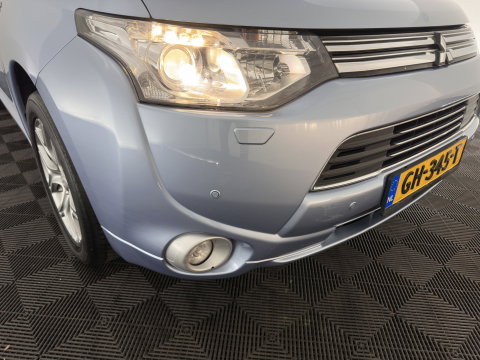 Mitsubishi Outlander 2.0 PHEV instyle Aut. *PANO | LEATHER | XENON | NAVI-FULLMAP | KEYLESS | CAMERA | HEATED-COMFORTSEATS | ECC | SHIFTPADDELS | PDC | CRUISE | DAB | PRIVACY-GLASS | ROCKFORD-AUDIO | LANE-ASSIST | TOWBAR | 18"ALU