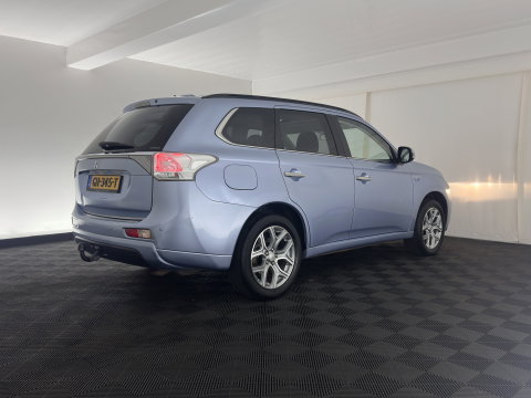 Mitsubishi Outlander 2.0 PHEV instyle Aut. *PANO | LEATHER | XENON | NAVI-FULLMAP | KEYLESS | CAMERA | HEATED-COMFORTSEATS | ECC | SHIFTPADDELS | PDC | CRUISE | DAB | PRIVACY-GLASS | ROCKFORD-AUDIO | LANE-ASSIST | TOWBAR | 18"ALU
