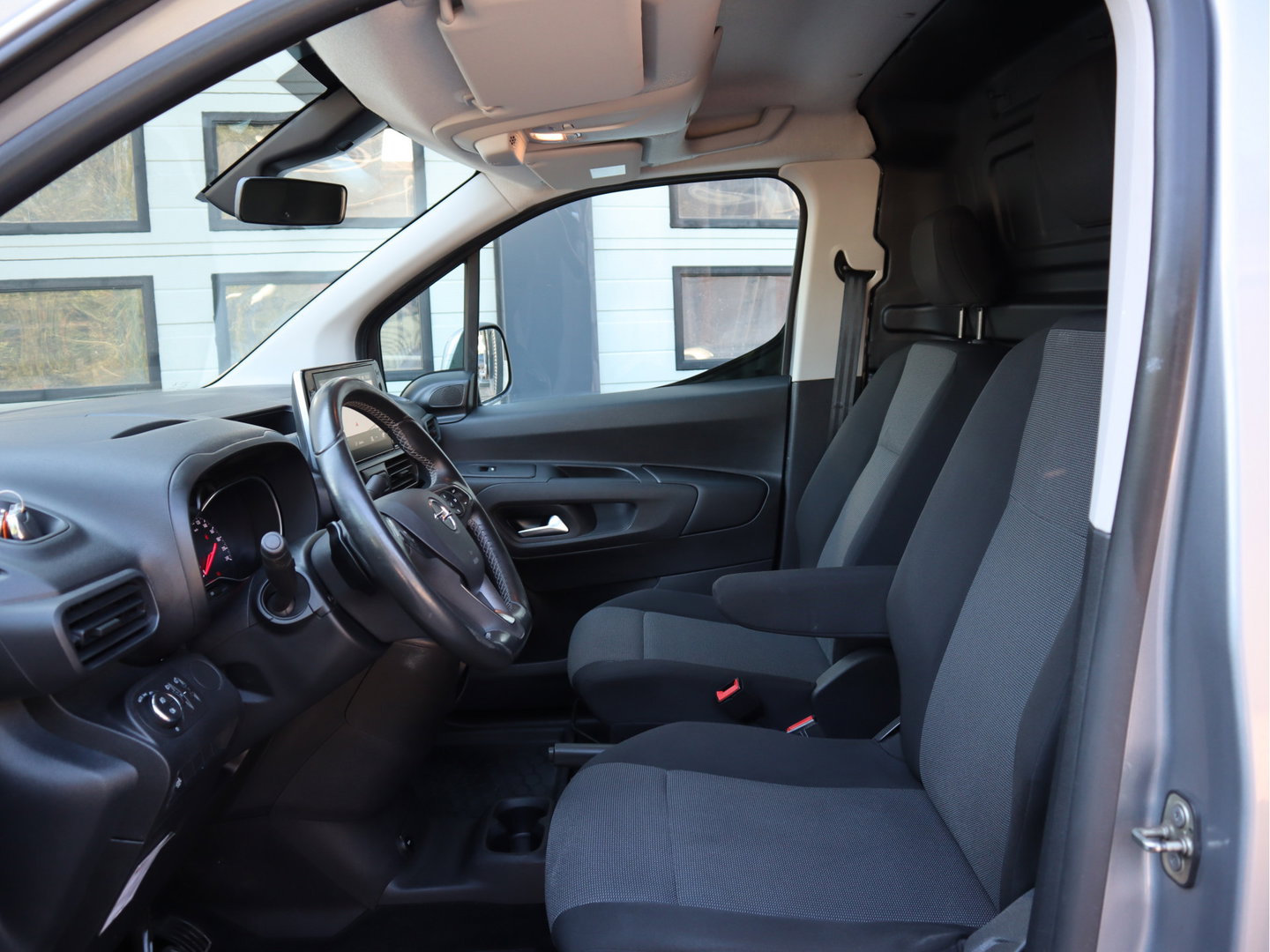 Opel Combo 1.5D 131pk Automaat Euro 6 Lang L2 - Airco - Camera - Cruise - Trekhaak