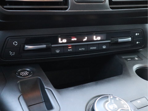 Opel Combo 1.5D 131pk Automaat Euro 6 Lang L2 - Airco - Camera - Cruise - Trekhaak