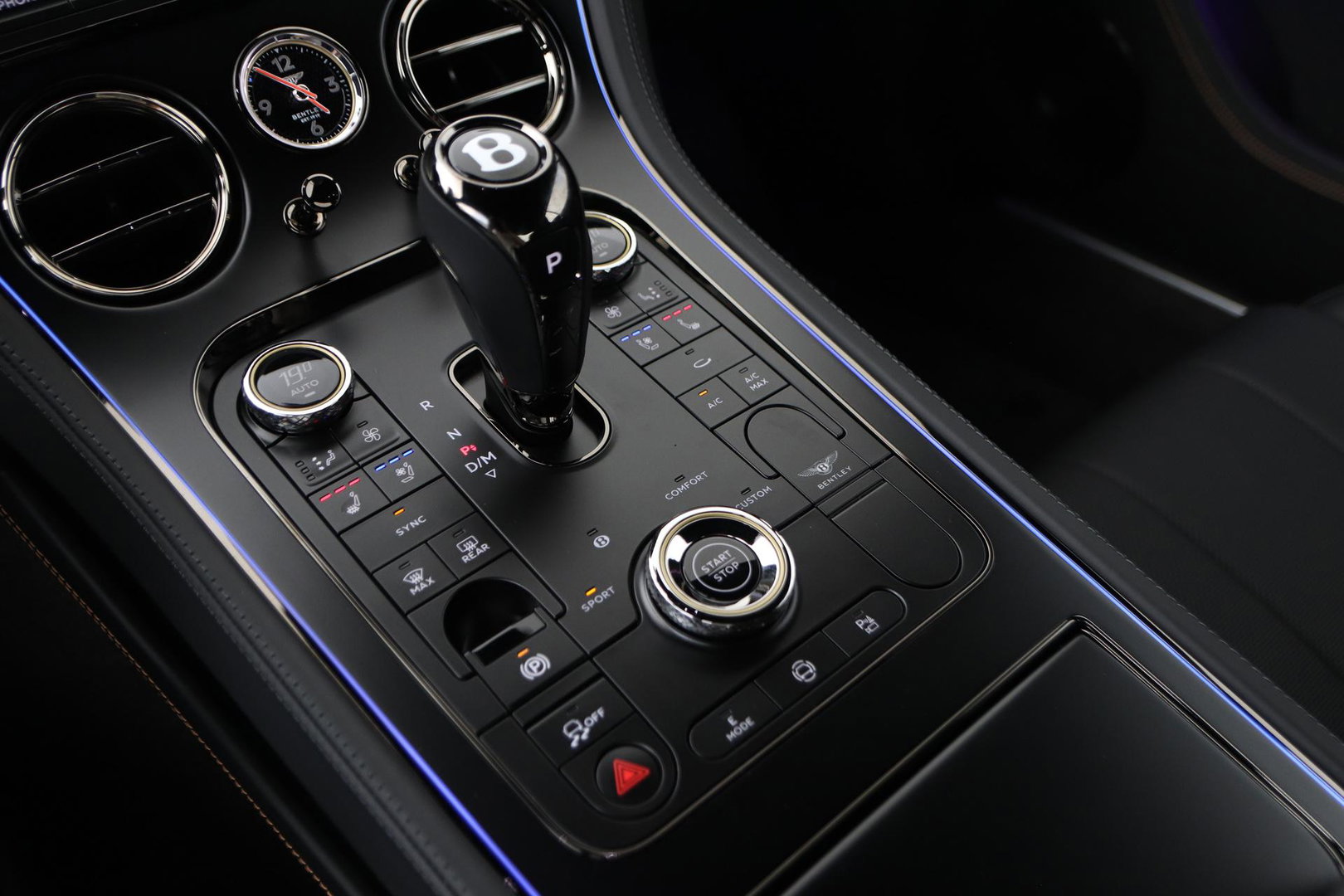 Bentley Continental GT 4.0 V8 Hybrid | Spectre Brown | Carbon Styling Edition | Touring Specification | Rotating Display | Akrapovič Uitlaat | Massage+Ventilatie