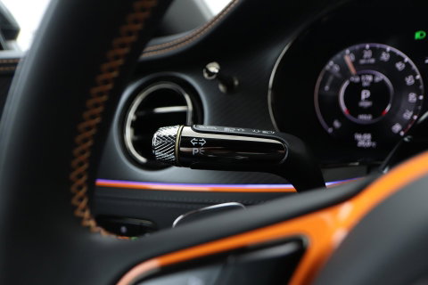 Bentley Continental GT 4.0 V8 Hybrid | Spectre Brown | Carbon Styling Edition | Touring Specification | Rotating Display | Akrapovič Uitlaat | Massage+Ventilatie