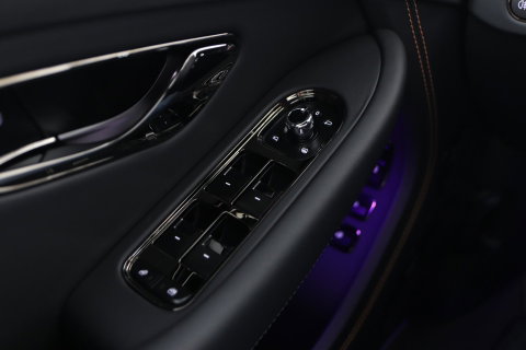 Bentley Continental GT 4.0 V8 Hybrid | Spectre Brown | Carbon Styling Edition | Touring Specification | Rotating Display | Akrapovič Uitlaat | Massage+Ventilatie