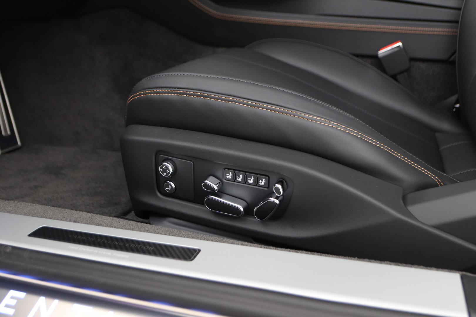 Bentley Continental GT 4.0 V8 Hybrid | Spectre Brown | Carbon Styling Edition | Touring Specification | Rotating Display | Akrapovič Uitlaat | Massage+Ventilatie