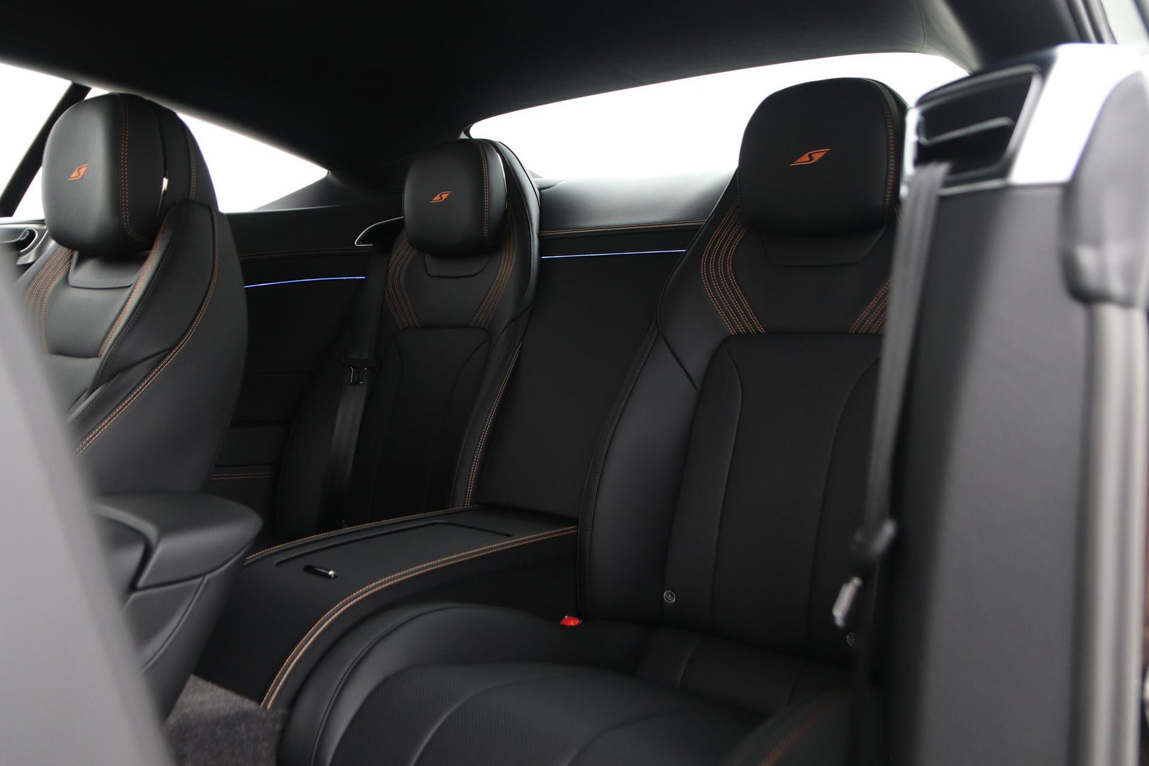 Bentley Continental GT 4.0 V8 Hybrid | Spectre Brown | Carbon Styling Edition | Touring Specification | Rotating Display | Akrapovič Uitlaat | Massage+Ventilatie
