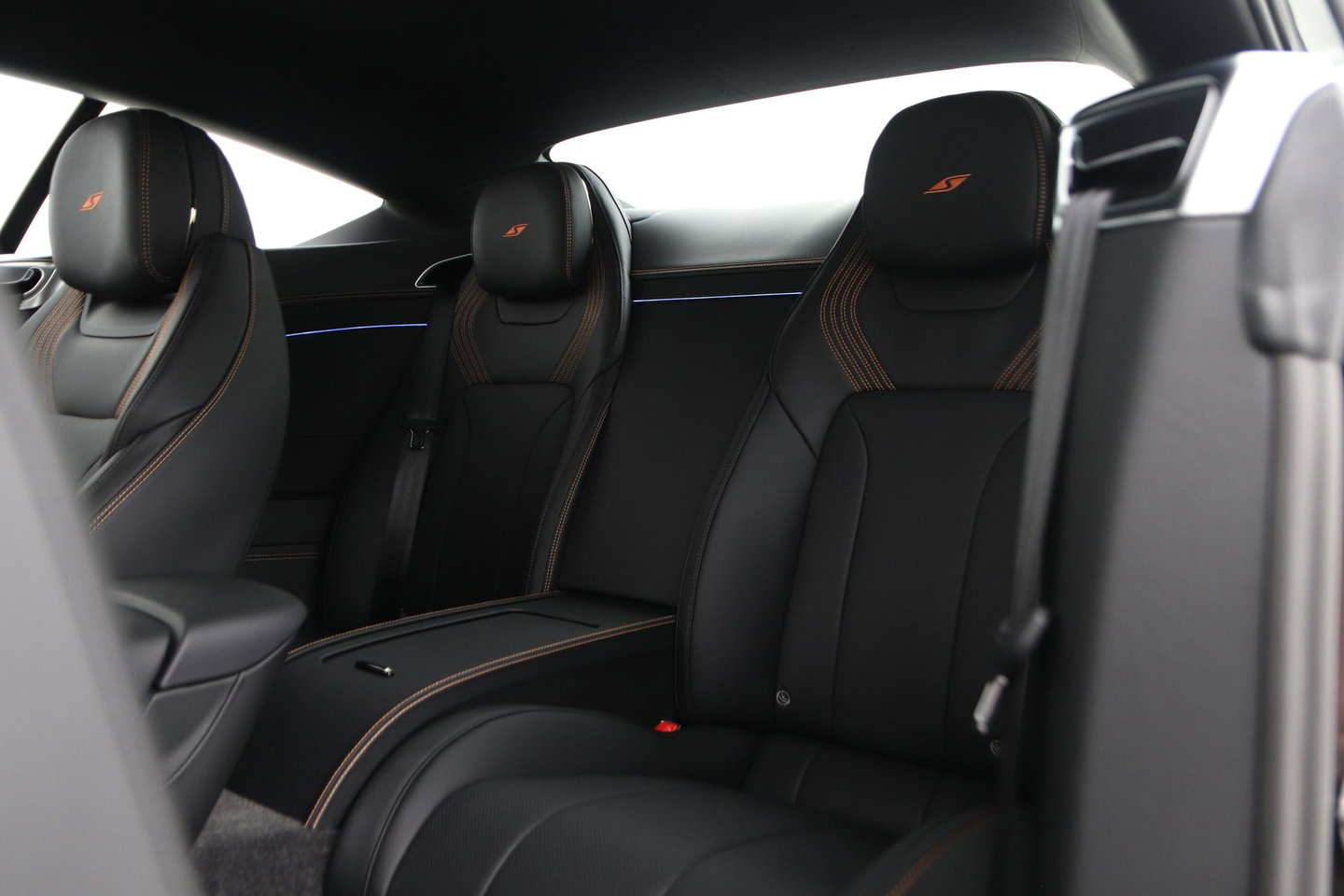 Bentley Continental GT 4.0 V8 Hybrid | Spectre Brown | Carbon Styling Edition | Touring Specification | Rotating Display | Akrapovič Uitlaat | Massage+Ventilatie