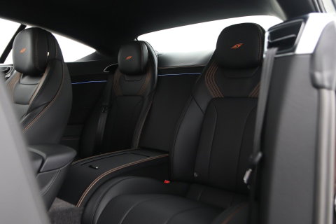 Bentley Continental GT 4.0 V8 Hybrid | Spectre Brown | Carbon Styling Edition | Touring Specification | Rotating Display | Akrapovič Uitlaat | Massage+Ventilatie