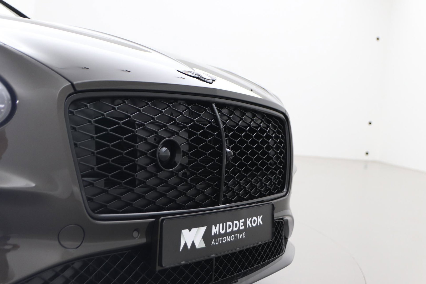 Bentley Continental GT 4.0 V8 Hybrid | Spectre Brown | Carbon Styling Edition | Touring Specification | Rotating Display | Akrapovič Uitlaat | Massage+Ventilatie