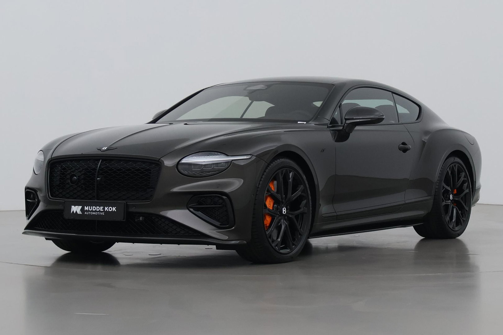 Bentley Continental GT 4.0 V8 Hybrid | Spectre Brown | Carbon Styling Edition | Touring Specification | Rotating Display | Akrapovič Uitlaat | Massage+Ventilatie