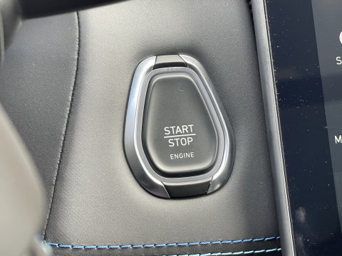 Lynk & Co 01 1.5 | Black Pakket Optioneel | Stuurverwarming | Zwarte hemel | Panoramadak | Adaptive Cruise Control | 360 Camera | Keyless | Elektrische Bestuurdersstoel + Geheugen | Parkeersensoren | Apple Ca