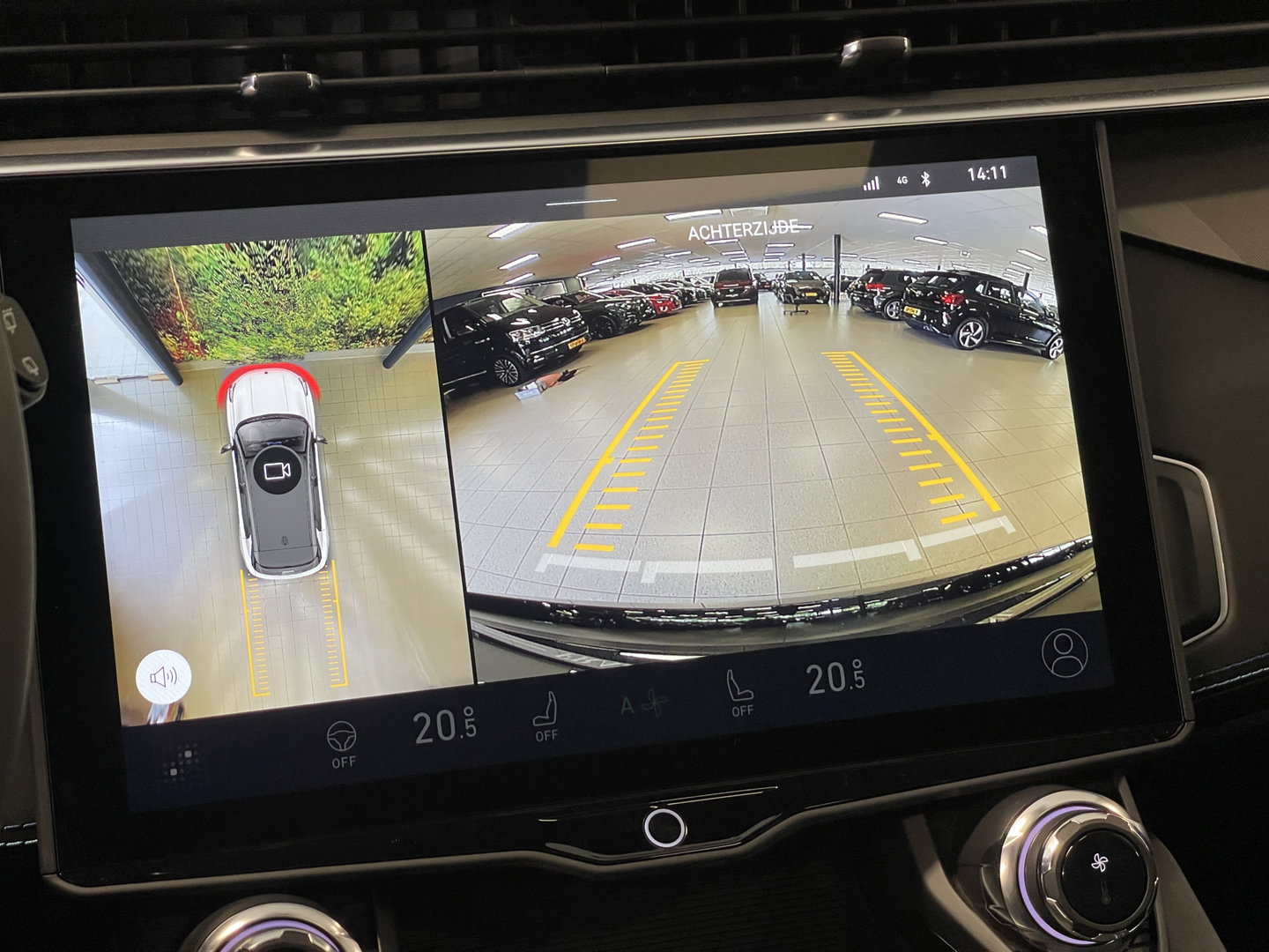 Lynk & Co 01 1.5 | Black Pakket Optioneel | Stuurverwarming | Zwarte hemel | Panoramadak | Adaptive Cruise Control | 360 Camera | Keyless | Elektrische Bestuurdersstoel + Geheugen | Parkeersensoren | Apple Ca