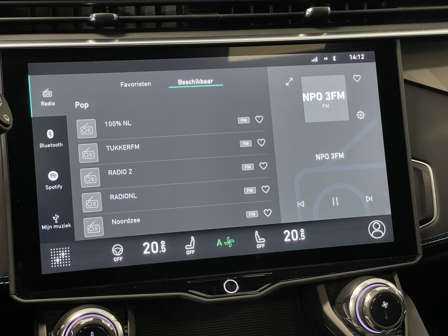 Lynk & Co 01 1.5 | Black Pakket Optioneel | Stuurverwarming | Zwarte hemel | Panoramadak | Adaptive Cruise Control | 360 Camera | Keyless | Elektrische Bestuurdersstoel + Geheugen | Parkeersensoren | Apple Ca