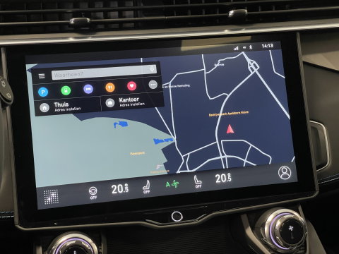 Lynk & Co 01 1.5 | Black Pakket Optioneel | Stuurverwarming | Zwarte hemel | Panoramadak | Adaptive Cruise Control | 360 Camera | Keyless | Elektrische Bestuurdersstoel + Geheugen | Parkeersensoren | Apple Ca