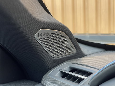 Lynk & Co 01 1.5 | Black Pakket Optioneel | Stuurverwarming | Zwarte hemel | Panoramadak | Adaptive Cruise Control | 360 Camera | Keyless | Elektrische Bestuurdersstoel + Geheugen | Parkeersensoren | Apple Ca