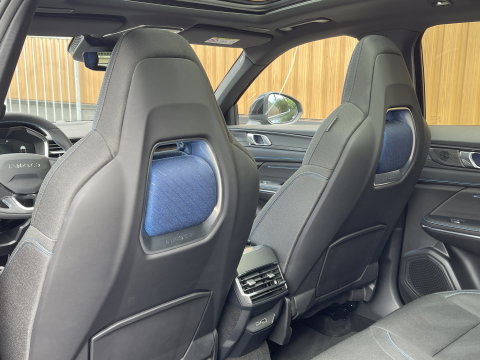 Lynk & Co 01 1.5 | Black Pakket Optioneel | Stuurverwarming | Zwarte hemel | Panoramadak | Adaptive Cruise Control | 360 Camera | Keyless | Elektrische Bestuurdersstoel + Geheugen | Parkeersensoren | Apple Ca