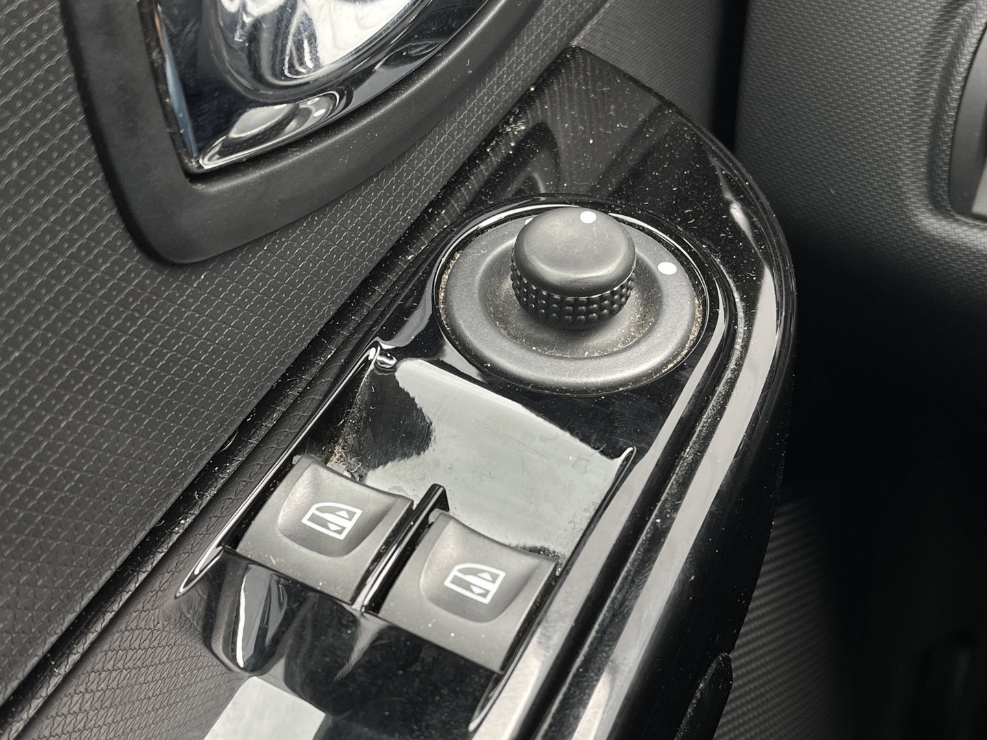 Renault Clio 0.9 TCe Expression | Handel/Export | Airconditioning | Bluetooth | Cruise Control | Elektrische ramen |