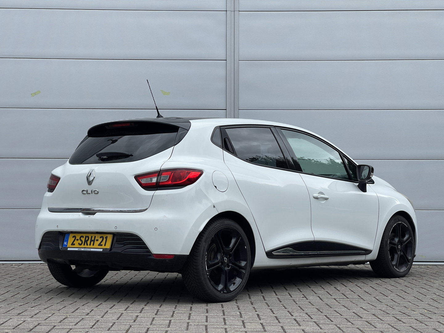 Renault Clio 0.9 TCe Expression | Handel/Export | Airconditioning | Bluetooth | Cruise Control | Elektrische ramen |