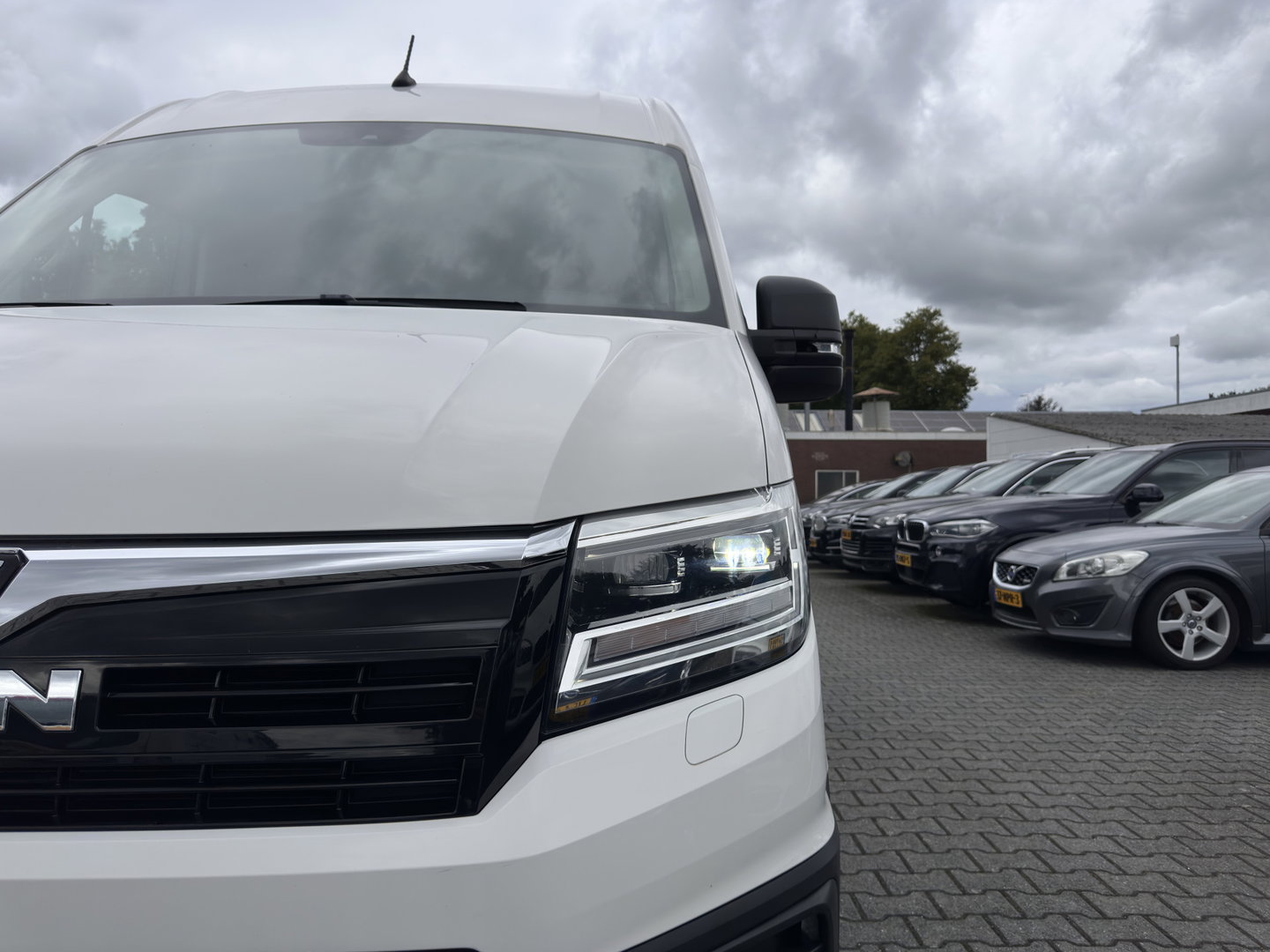 MAN eTGE Basis 36 kWh L3 H3 (2-FASE) {Soh-88%} Aut. *HEATPUMP | NAVI-FULLMAP | AIRCO | CRUISE | 3-PERS | CAMERA | HEATED-ERGO-SEATS | PDC | DAB | WIFI | FULL-LED | CCS-FASTLOADER*