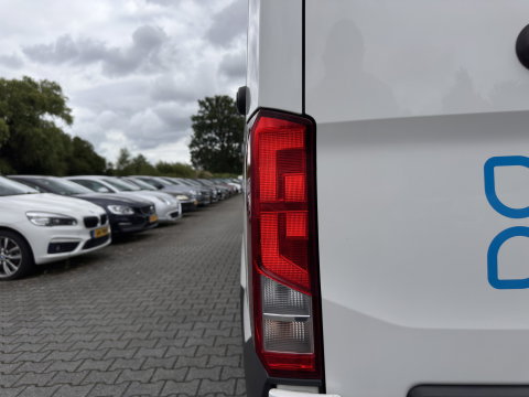 MAN eTGE Basis 36 kWh L3 H3 (2-FASE) {Soh-88%} Aut. *HEATPUMP | NAVI-FULLMAP | AIRCO | CRUISE | 3-PERS | CAMERA | HEATED-ERGO-SEATS | PDC | DAB | WIFI | FULL-LED | CCS-FASTLOADER*
