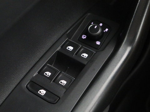 Volkswagen Taigo 1.5 TSI R-Line Business | Adaptive cruise | Lane assist | Camera | Park assist | Carplay | Navigatie | Virtueel dashboard