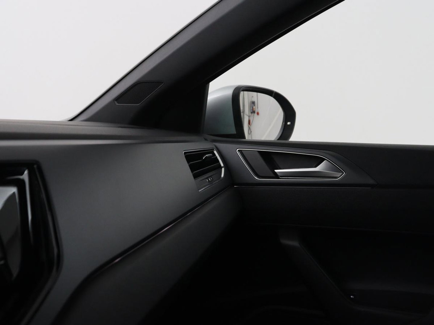 Volkswagen Taigo 1.5 TSI R-Line Business | Adaptive cruise | Lane assist | Camera | Park assist | Carplay | Navigatie | Virtueel dashboard