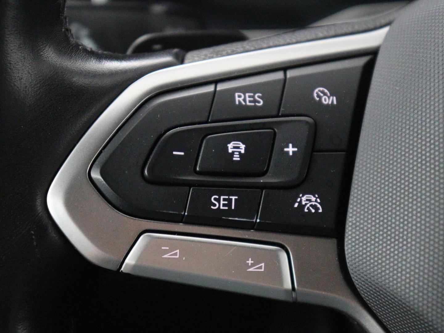 Volkswagen Taigo 1.5 TSI R-Line Business | Adaptive cruise | Lane assist | Camera | Park assist | Carplay | Navigatie | Virtueel dashboard