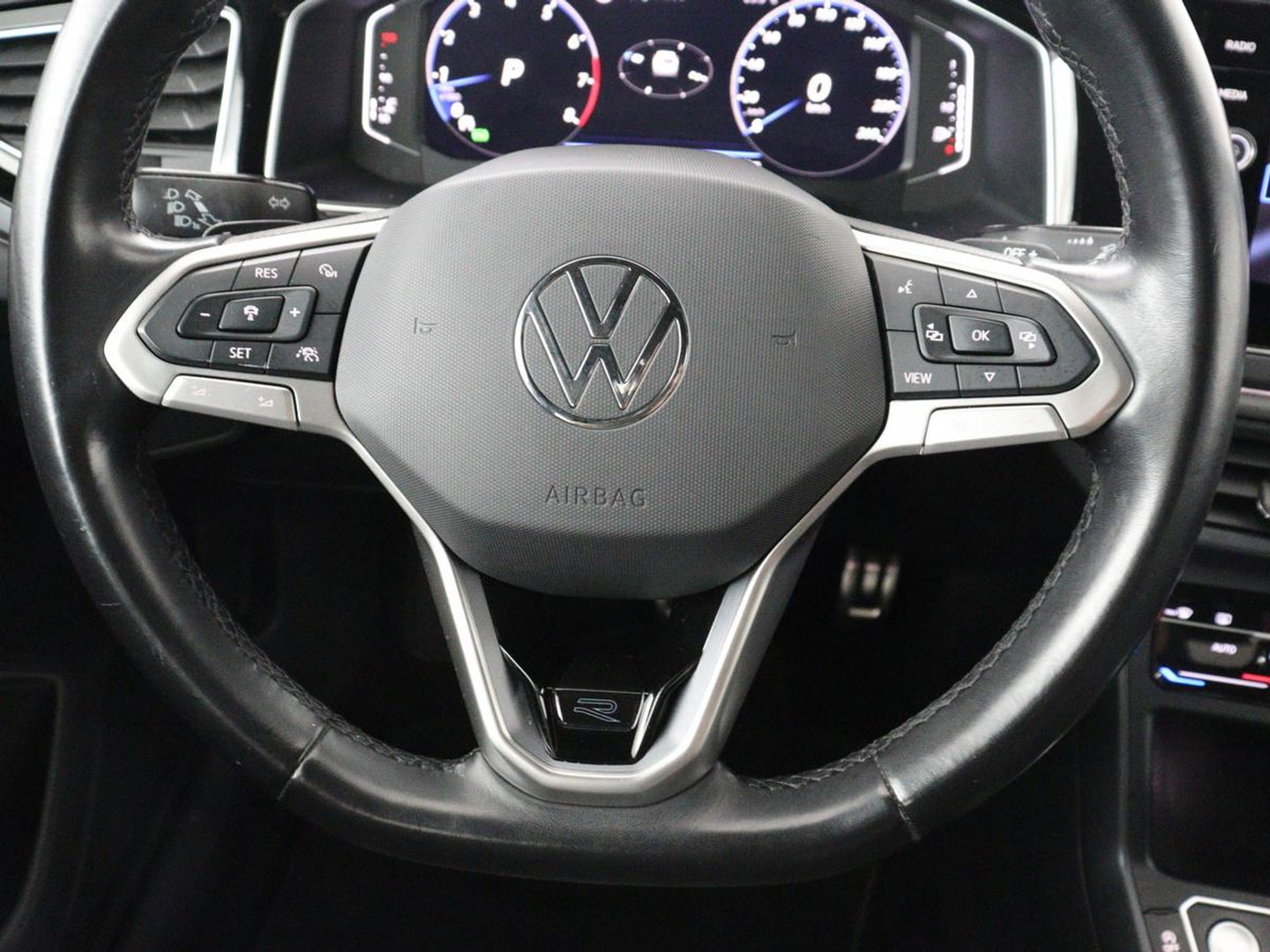 Volkswagen Taigo 1.5 TSI R-Line Business | Adaptive cruise | Lane assist | Camera | Park assist | Carplay | Navigatie | Virtueel dashboard
