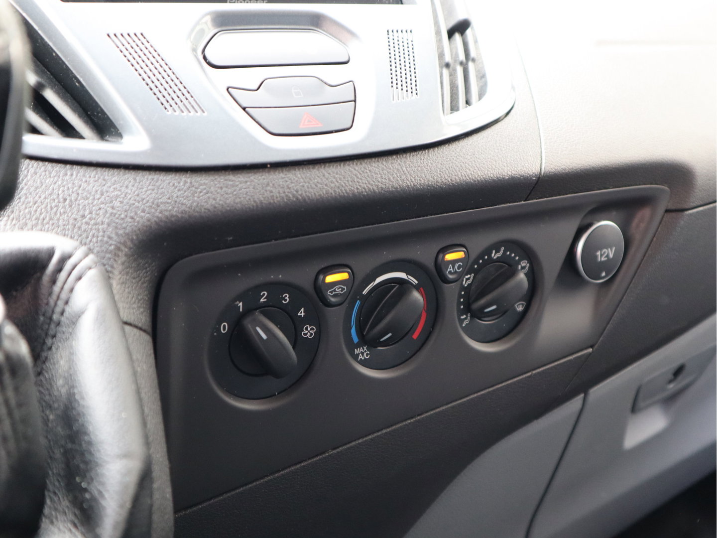Ford Transit Custom 2.0 TDCI 131pk - L2 Lang - 2x Schuifdeur - Trekhaak - Camera