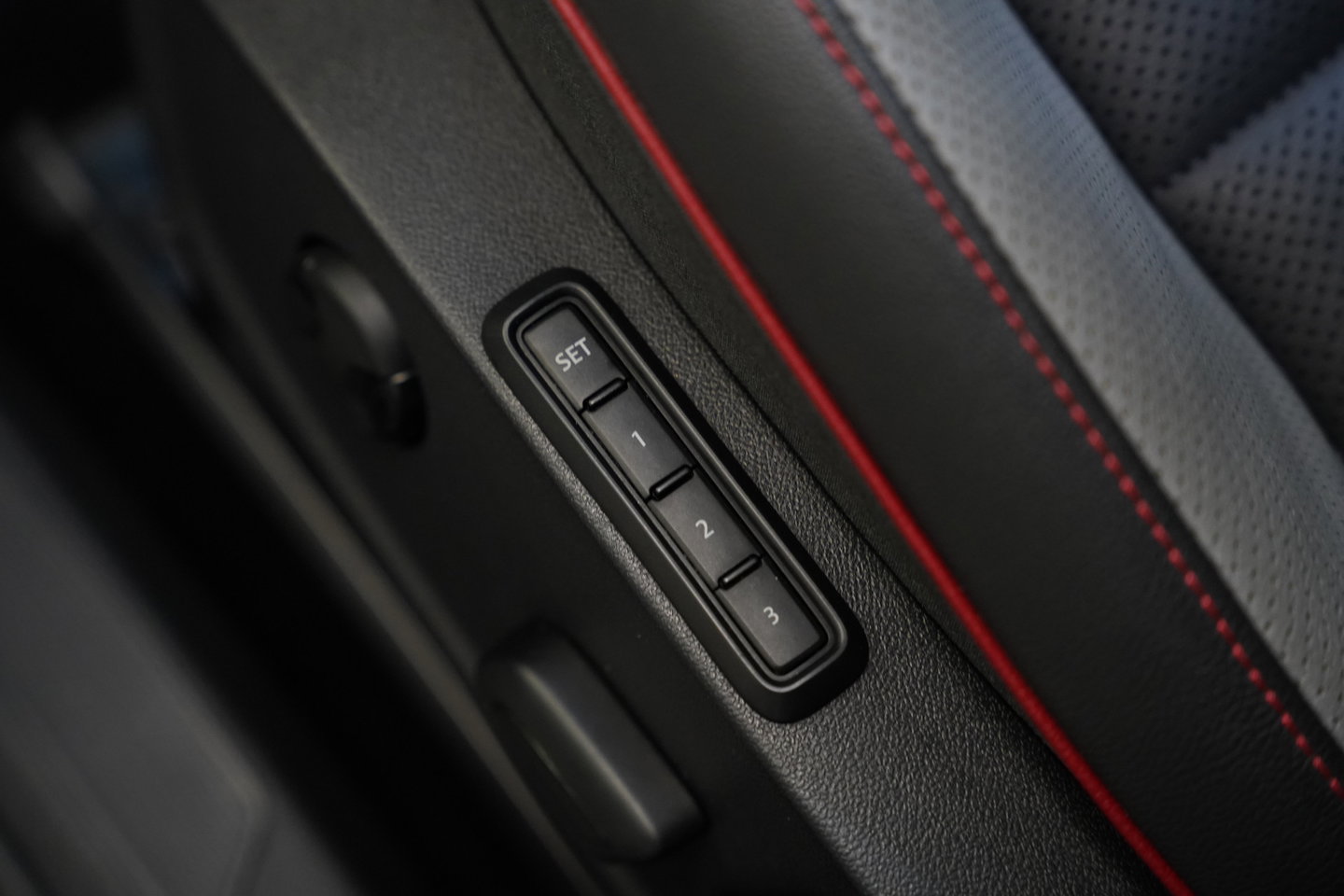 Volkswagen Golf 2.0 TSI GTI Akrapovič Panoramadak Harman&Kardon Sterrenhemel 19''LM