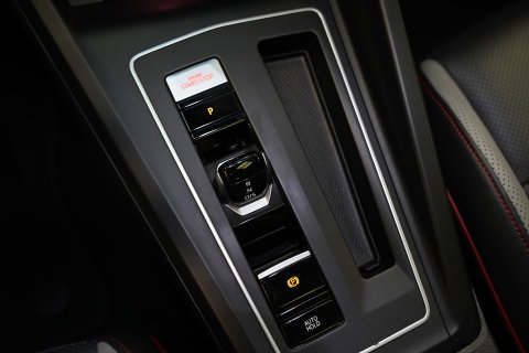 Volkswagen Golf 2.0 TSI GTI Akrapovič Panoramadak Harman&Kardon Sterrenhemel 19''LM