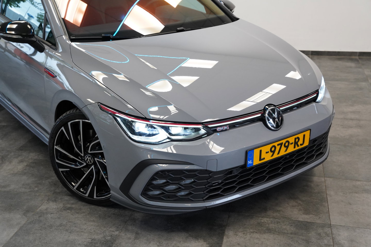 Volkswagen Golf 2.0 TSI GTI Akrapovič Panoramadak Harman&Kardon Sterrenhemel 19''LM