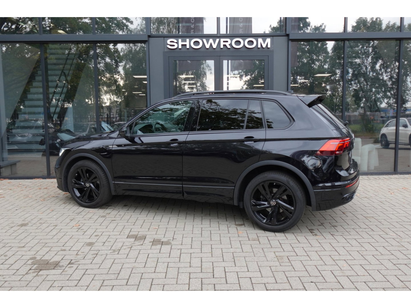 Volkswagen Tiguan 1.5 TSI R-Line PANO KEYLESS 360