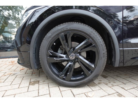 Volkswagen Tiguan 1.5 TSI R-Line PANO KEYLESS 360