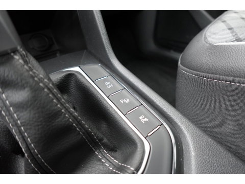 Volkswagen Tiguan 1.5 TSI R-Line PANO KEYLESS 360