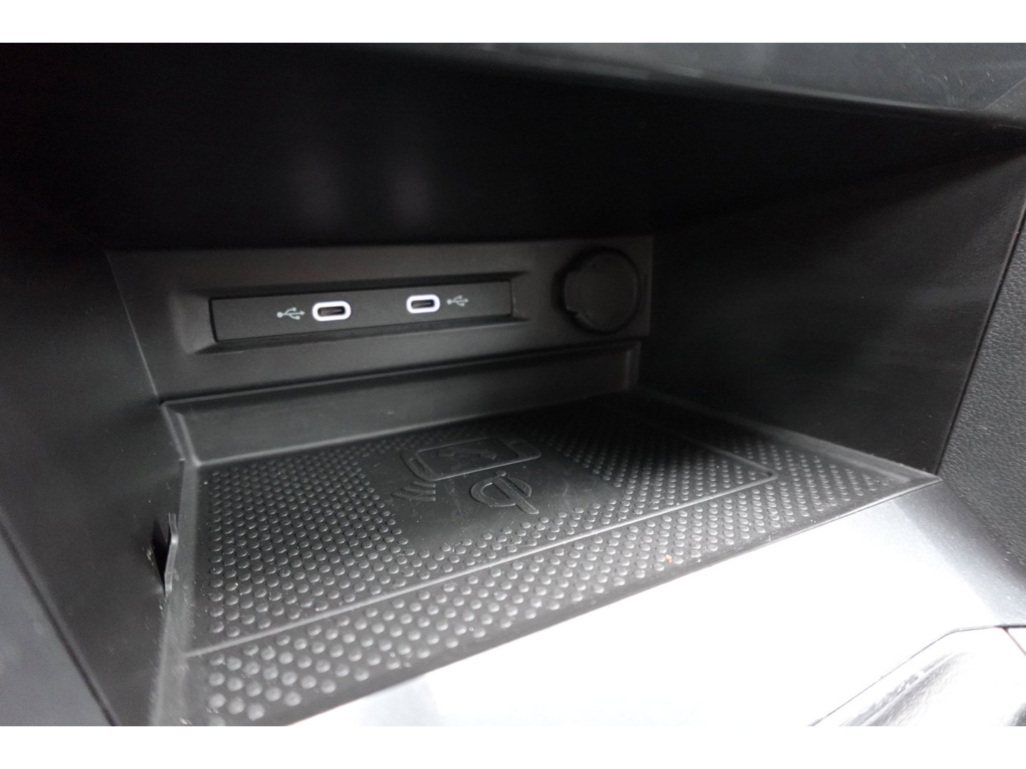 Volkswagen Tiguan 1.5 TSI R-Line PANO KEYLESS 360