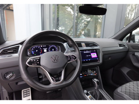 Volkswagen Tiguan 1.5 TSI R-Line PANO KEYLESS 360
