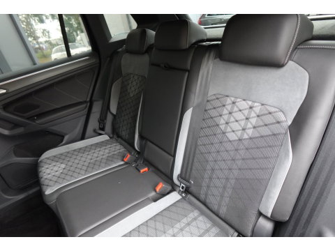 Volkswagen Tiguan 1.5 TSI R-Line PANO KEYLESS 360
