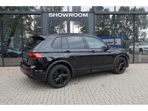 Volkswagen Tiguan 1.5 TSI R-Line PANO KEYLESS 360