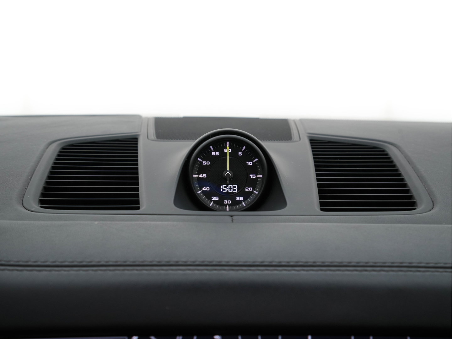 Porsche Cayenne 3.0 E-Hybrid (Plug-in) {SoH-100%} (INCL.BTW) *PANO | LEATHER | FULL-LED | SPORT-CHRONO | MEMORY-PACK | BOSE-SOUND | TOP-VIEW | HEATED-COMFORTSEATS | NAVI-FULLAMP | PRIVACY-GLASS | SHIFT-PADDLES | 22''ALU | TOWBAR*