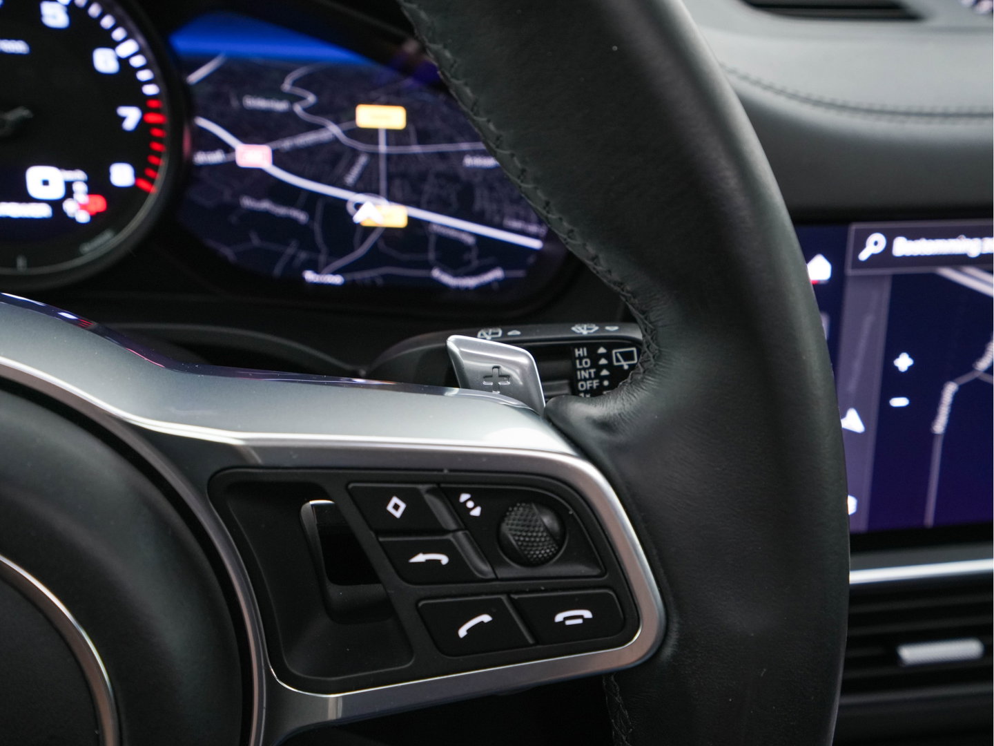 Porsche Cayenne 3.0 E-Hybrid (Plug-in) {SoH-100%} (INCL.BTW) *PANO | LEATHER | FULL-LED | SPORT-CHRONO | MEMORY-PACK | BOSE-SOUND | TOP-VIEW | HEATED-COMFORTSEATS | NAVI-FULLAMP | PRIVACY-GLASS | SHIFT-PADDLES | 22''ALU | TOWBAR*